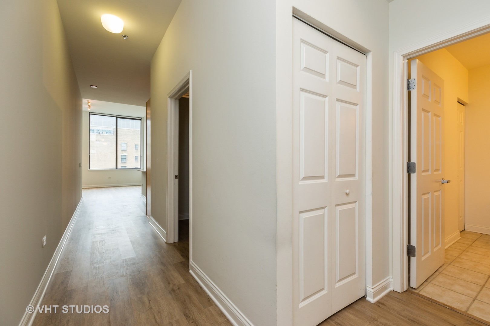 8 West Monroe Street, Unit 903 Chicago, IL 60603 - Photo 13 of 17