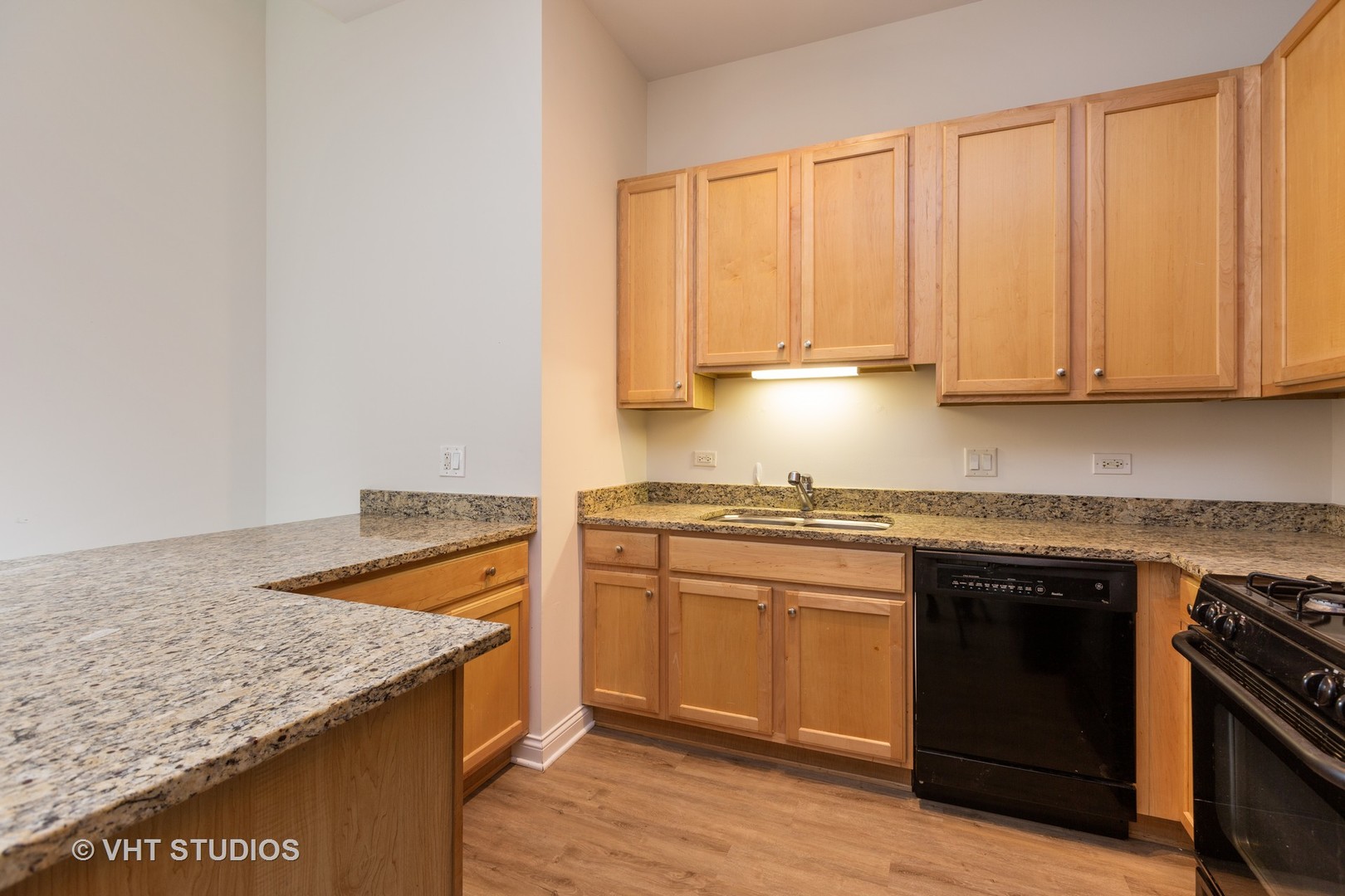 8 West Monroe Street, Unit 903 Chicago, IL 60603 - Photo 6 of 17