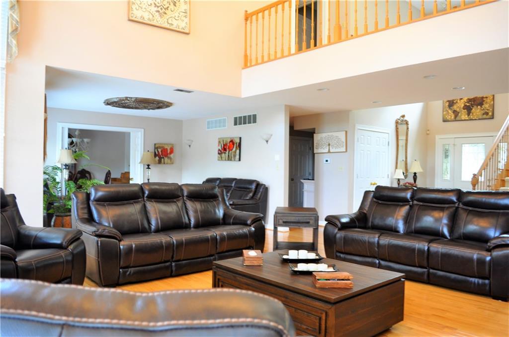 4422 Mallard Point Columbus, IN 47201 - Photo 8 of 51 Gallery Image 8