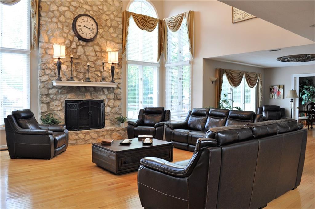 4422 Mallard Point Columbus, IN 47201 - Photo 9 of 51 Gallery Image 9