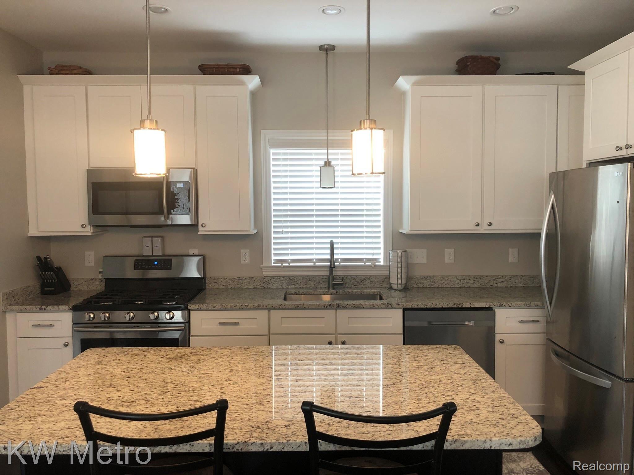 3216 Inman Street Ferndale, MI 48220 - Photo 8 of 36 01366ec64f5b49e92c66ee0bcae23f9a5cf904a43e.jpg
