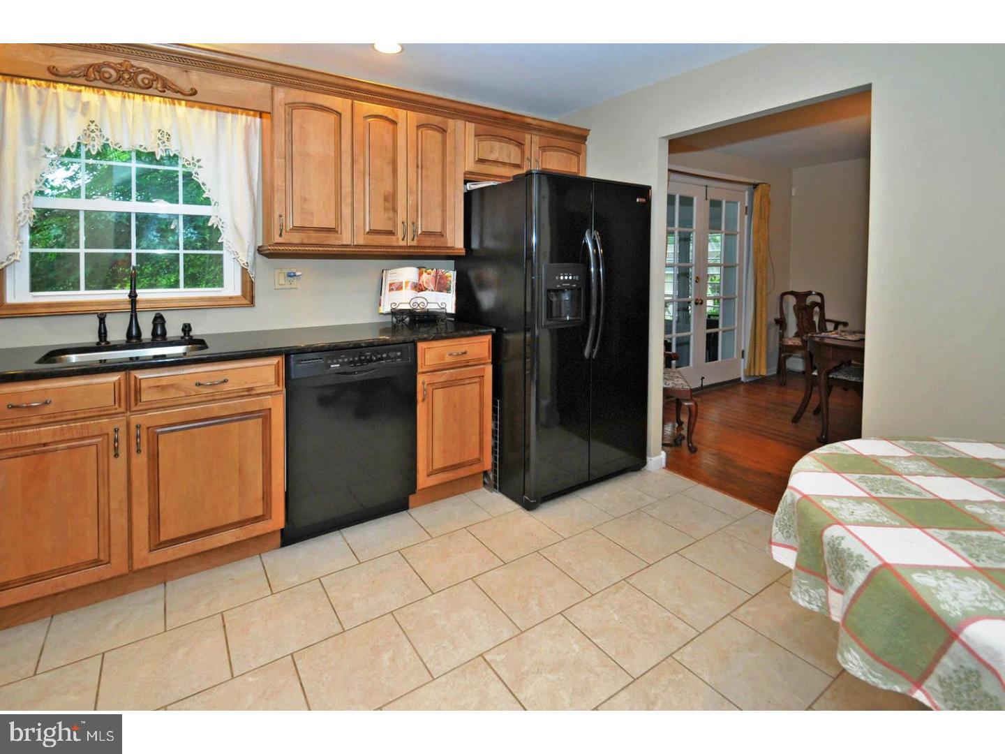 683 Reeves Lane Warminster, PA 18974 - Photo 9 of 25 Kitchen
