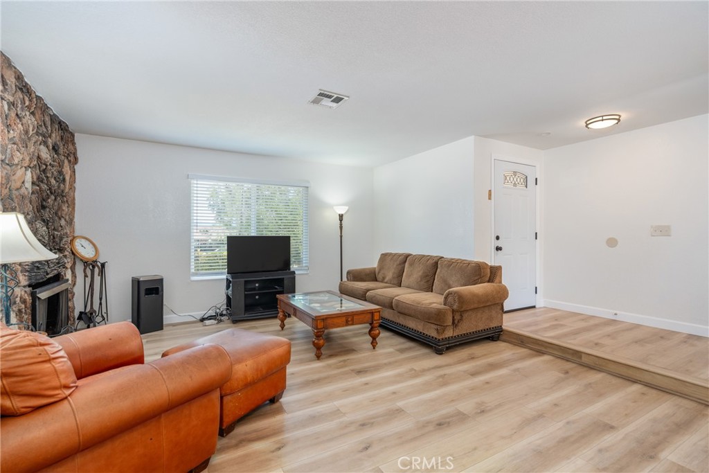 16230 Rodeo Street Hesperia, CA 92345 - Photo 7 of 30