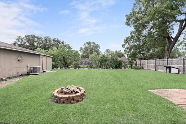 $259,900 | 5885 Pinkstaff Lane, Beaumont, TX 77706