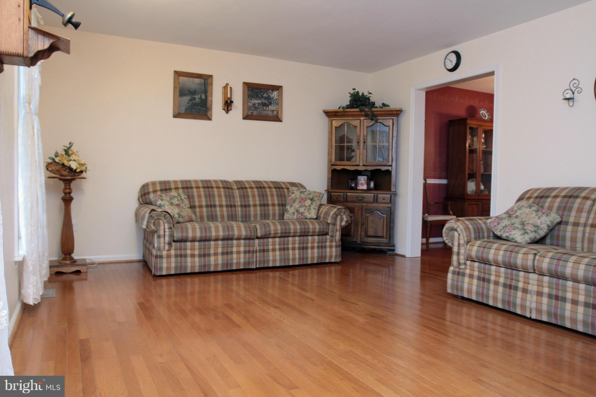 920 Rash Manor Court Westminster, MD 21157 - Photo 3 of 30 Living Room