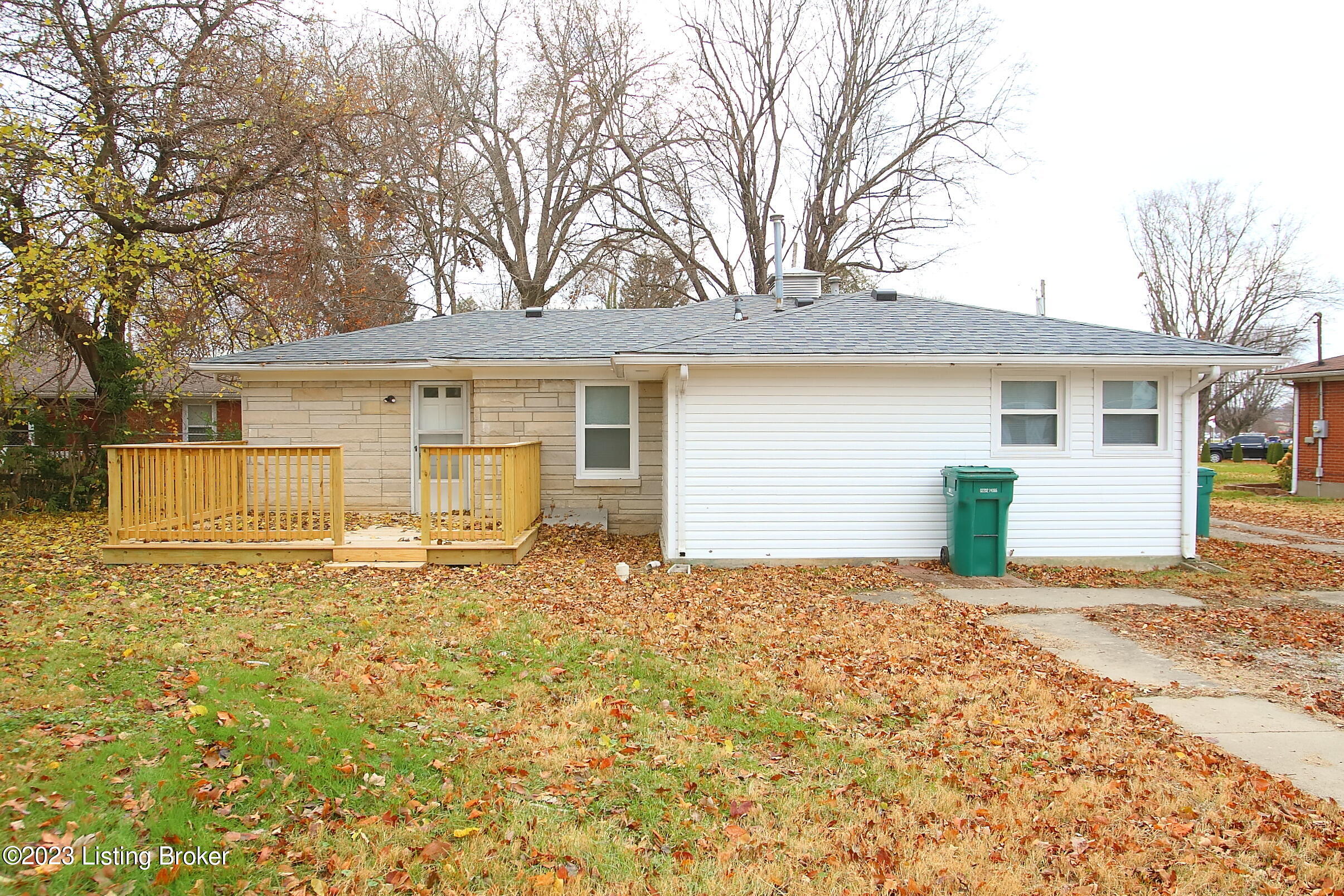 16 Welby Road Louisville, KY 40258 - Photo 38 of 44 Rear View