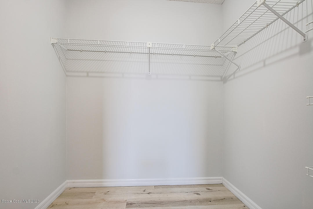 192 Cinnamon Bay Lane Melbourne, FL 32901 - Photo 17 of 34 a view of a small space