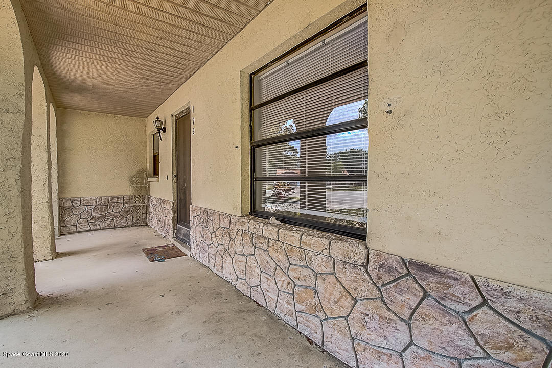192 Cinnamon Bay Lane Melbourne, FL 32901 - Photo 5 of 34 a view of an entryway