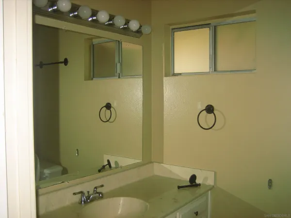 $3,950 | 13153 Avenida Grande, San Diego, CA 92129