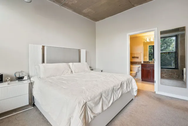 $470,000 | 1069 West 14th Place, Unit 225, Chicago, IL 60608