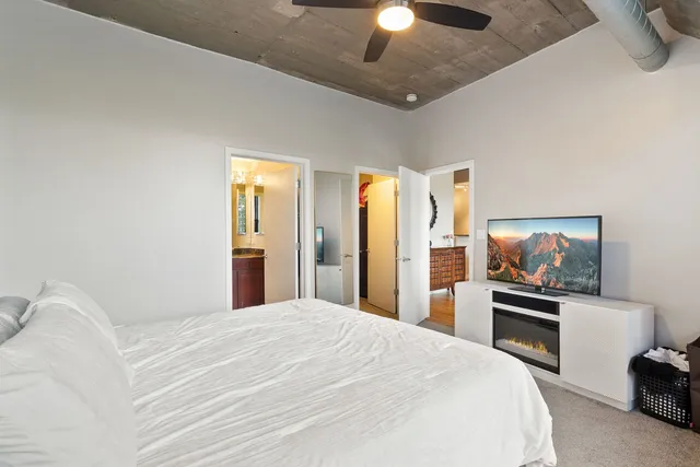 $470,000 | 1069 West 14th Place, Unit 225, Chicago, IL 60608