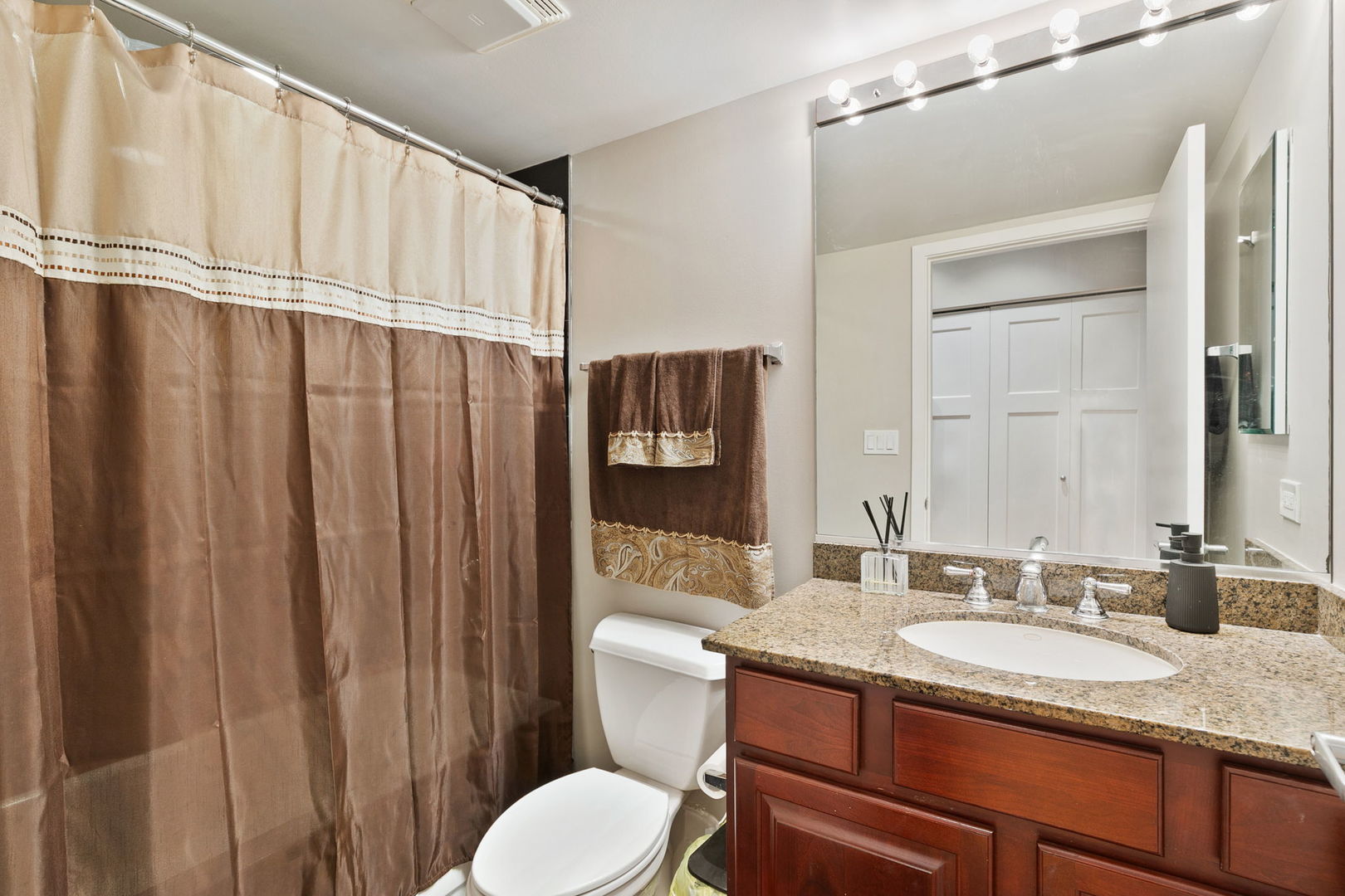 1069 West 14th Place, Unit 225 Chicago, IL 60608 - Photo 21 of 43