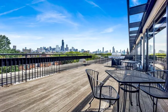 $470,000 | 1069 West 14th Place, Unit 225, Chicago, IL 60608