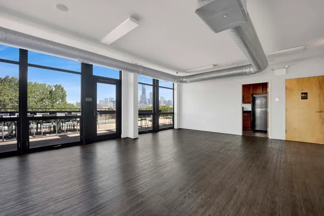 $470,000 | 1069 West 14th Place, Unit 225, Chicago, IL 60608