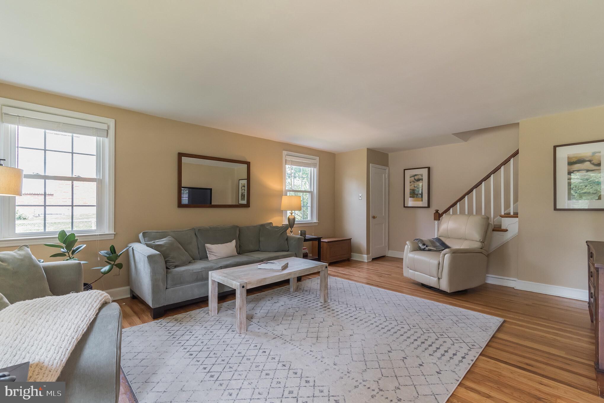 545 Prospect Road Springfield, PA 19064 - Photo 4 of 31 Living Room
