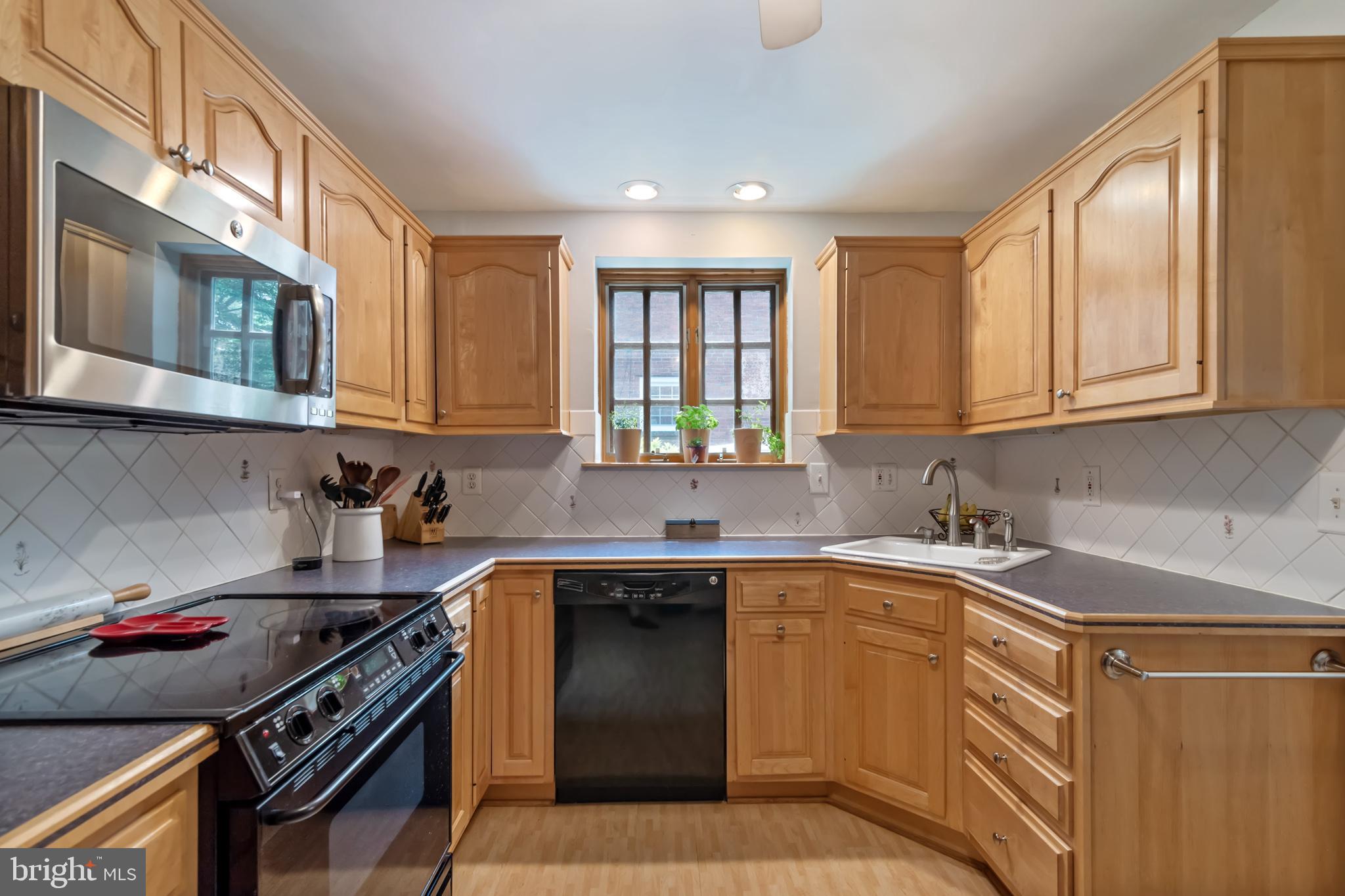545 Prospect Road Springfield, PA 19064 - Photo 8 of 31 Kitchen