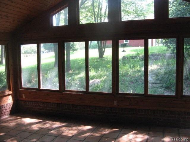 16 Sun Porch