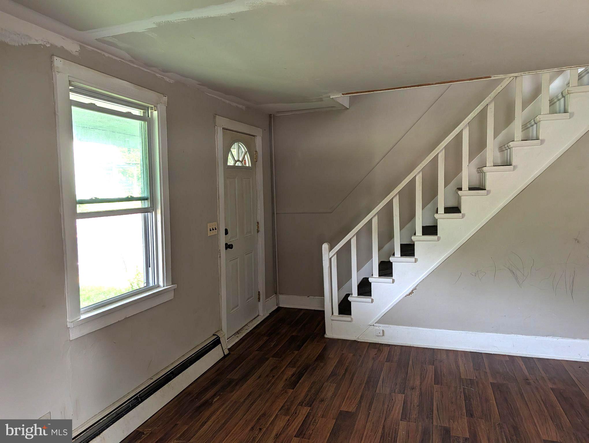 425 Juliustown Pemberton Road Columbus, NJ 08022 - Photo 3 of 26 Entryway with staircase welcomes you
