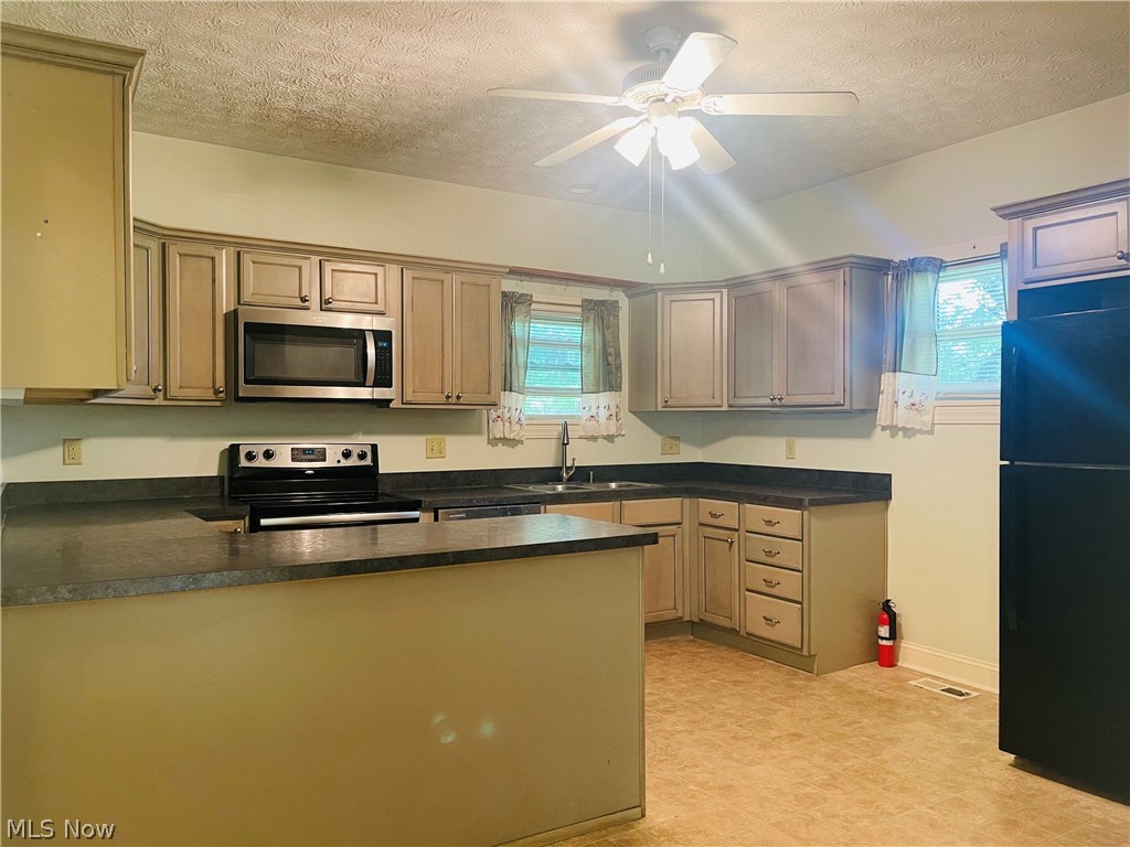 5910 Case Road North Ridgeville, OH 44039 - Photo 8 of 33