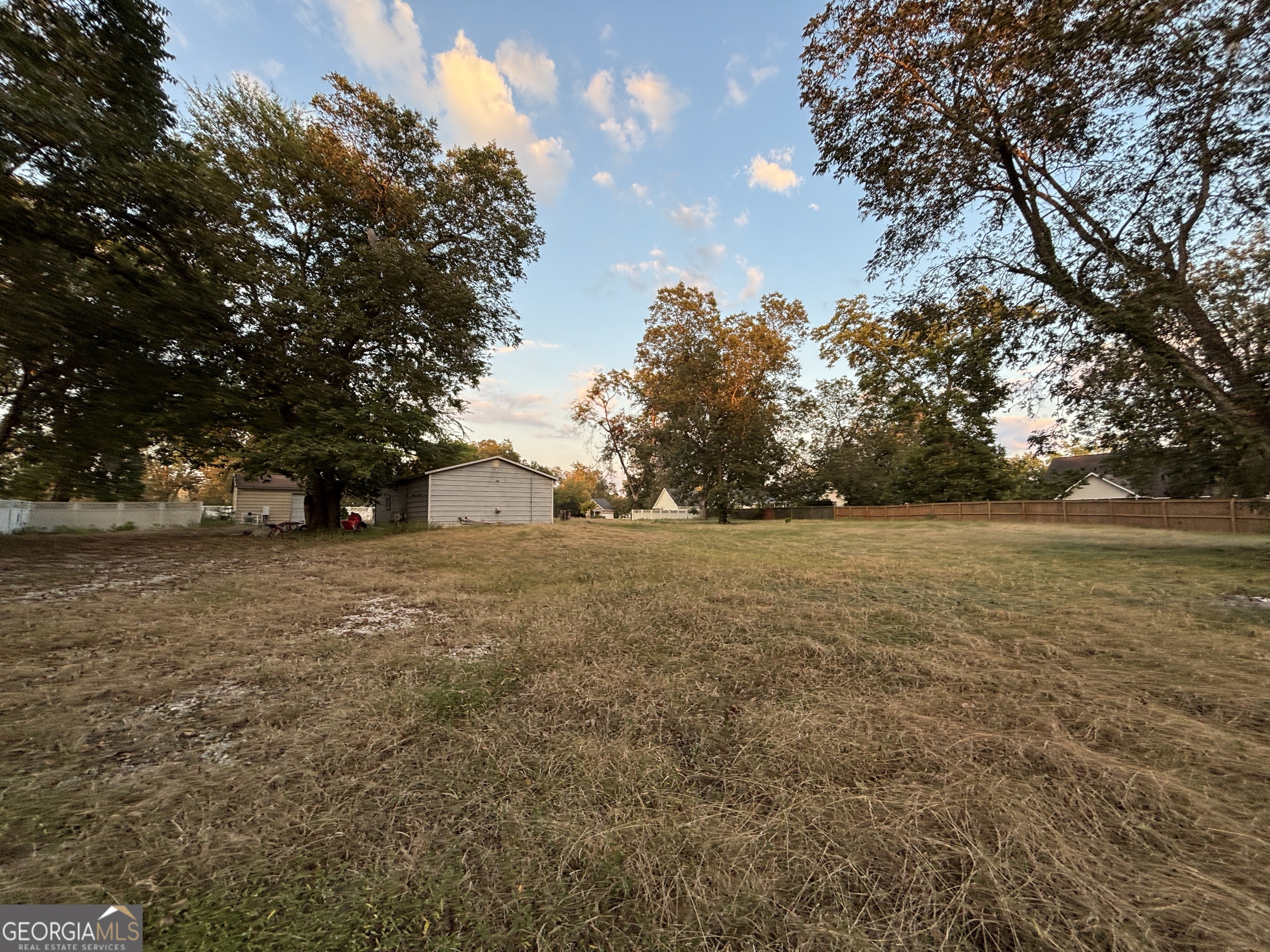 140 Racetrack Drive Cochran, GA 31014 - Photo 11 of 33 a view of outdoor space with trees