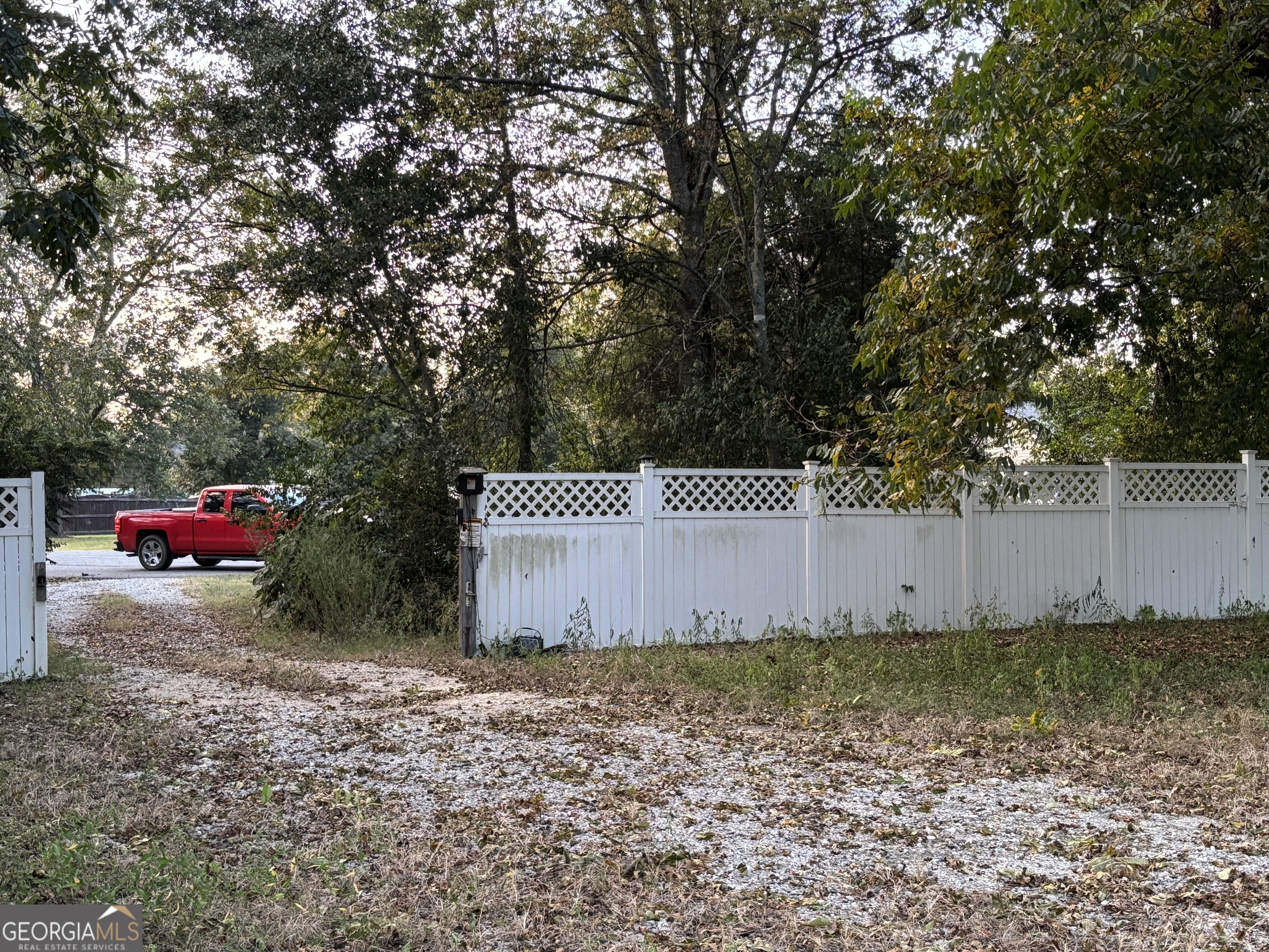 140 Racetrack Drive Cochran, GA 31014 - Photo 33 of 33 a view of a car garage