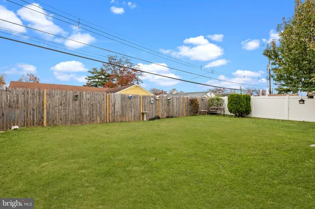 $350,000 | 20 Fireside Lane, Levittown, PA 19055