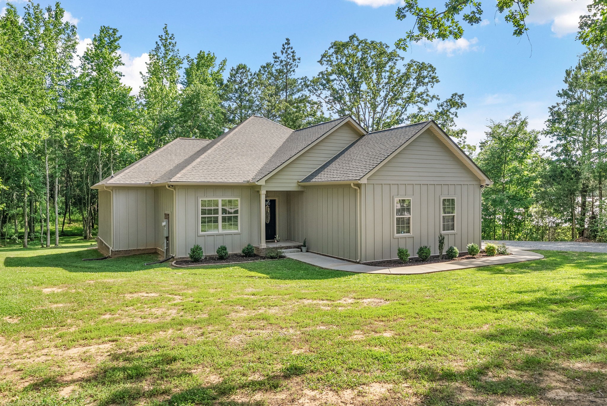 146 Rob Road Clarksville, TN 37040 - Photo 2 of 56