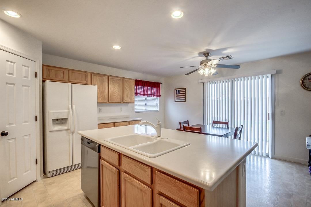 3837 South Joshua Tree Lane Gilbert, AZ 85297 - Photo 27 of 43 KITCHEN ISLAND SINK