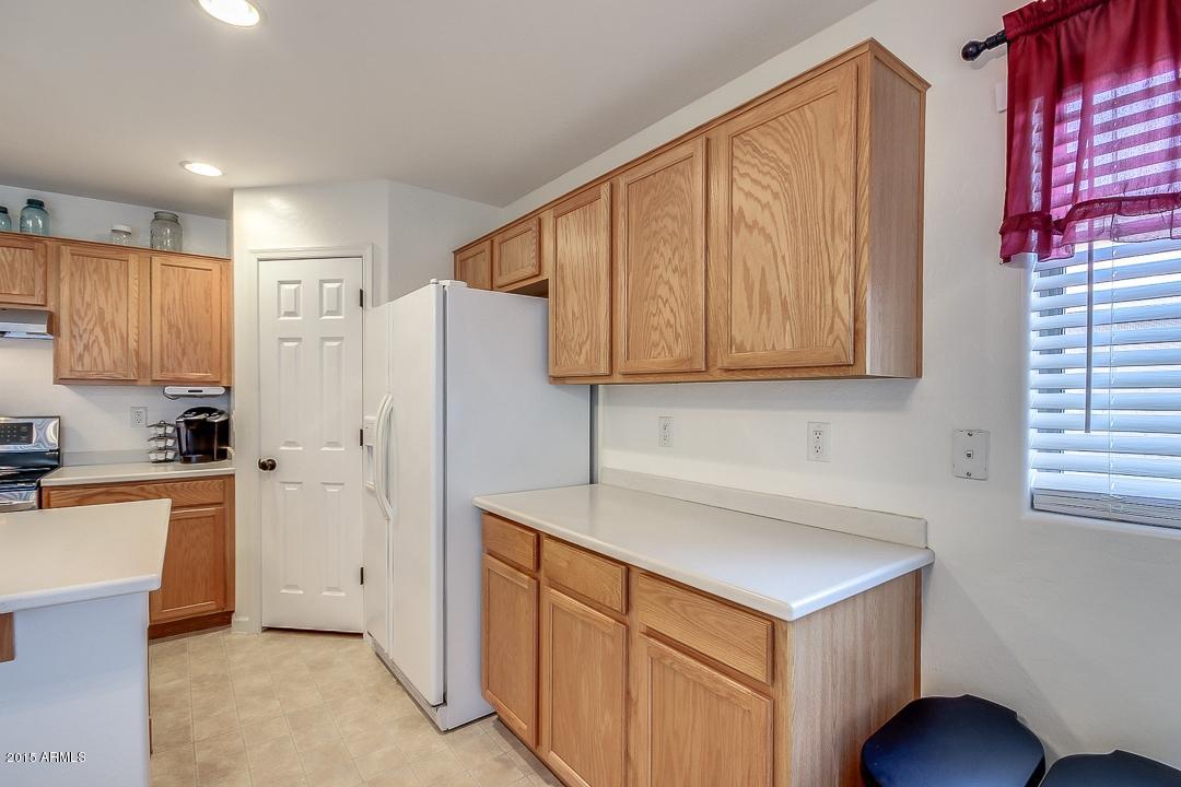 3837 South Joshua Tree Lane Gilbert, AZ 85297 - Photo 8 of 43 KITCHEN WITH WALK IN PANTRY