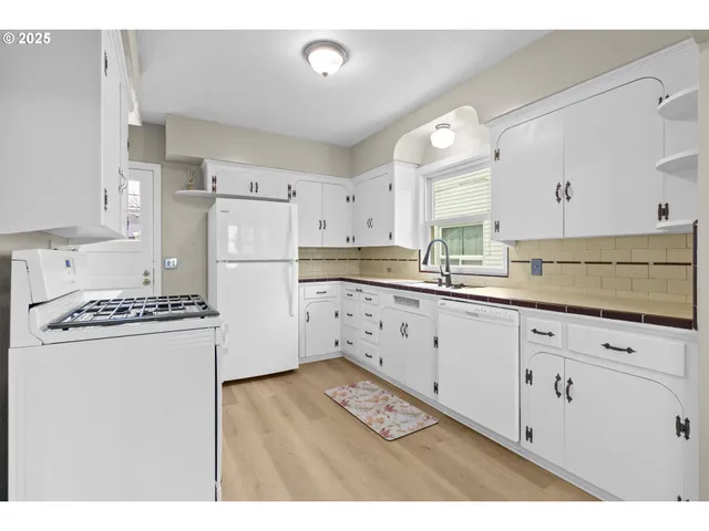 $670,000 | 4703 North Willamette Boulevard, Portland, OR 97203