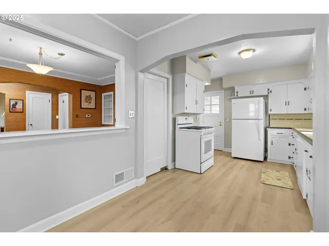 $670,000 | 4703 North Willamette Boulevard, Portland, OR 97203