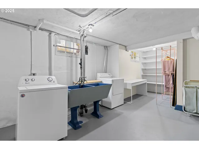 $670,000 | 4703 North Willamette Boulevard, Portland, OR 97203