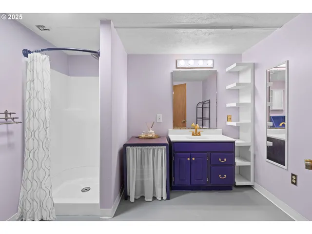 $670,000 | 4703 North Willamette Boulevard, Portland, OR 97203