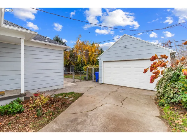 $670,000 | 4703 North Willamette Boulevard, Portland, OR 97203