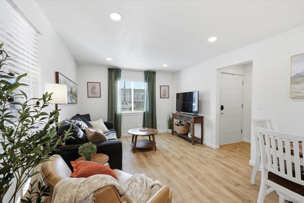 8203 East Indiana Avenue Spokane Valley, WA 99212 - Photo 4 of 19