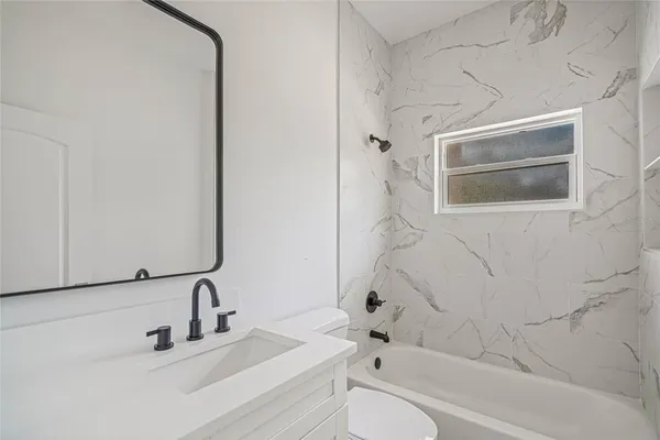 $2,700 | 8001 Leonardo Street, Sebring, FL 33872