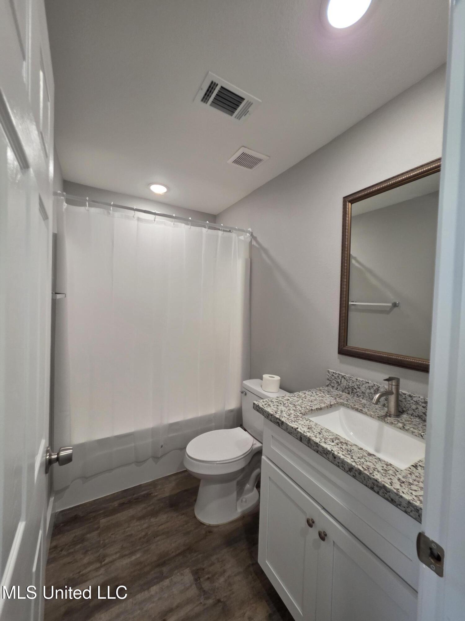 107 East Orchard Loop, Unit 107 D'Iberville, MS 39540 - Photo 12 of 15 20250916_111705