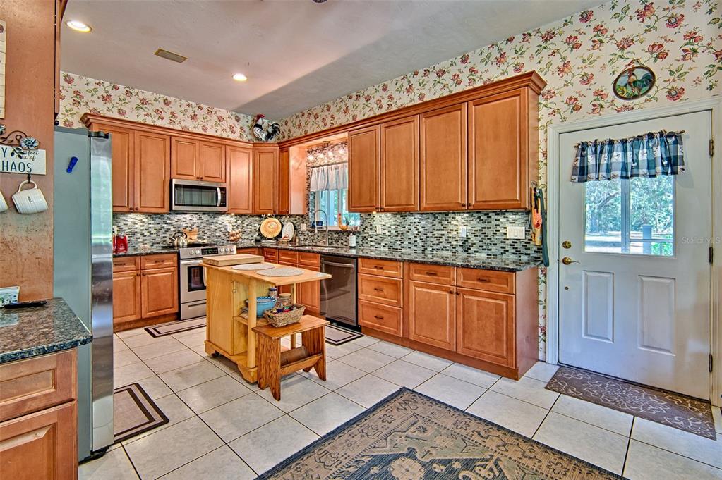 15522 Southwest 75th Street Archer, FL 32618 - Photo 3 of 54