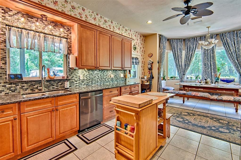 15522 Southwest 75th Street Archer, FL 32618 - Photo 5 of 54