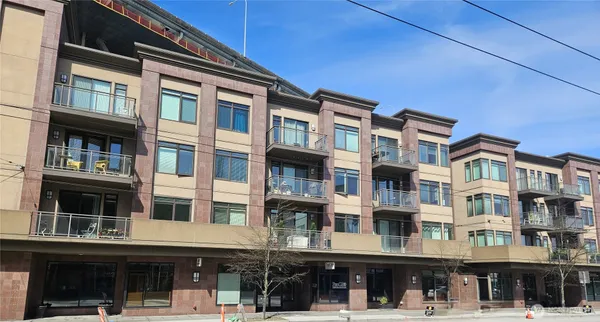 $450,000 | 3217 Eastlake Avenue East, Unit 303, Seattle, WA 98102