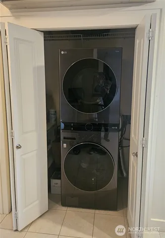 $460,000 | 3217 Eastlake Avenue East, Unit 303, Seattle, WA 98102