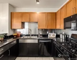 $460,000 | 3217 Eastlake Avenue East, Unit 303, Seattle, WA 98102