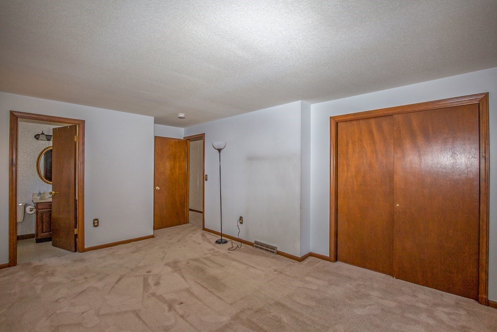 255 Basil Road Chicopee, MA 01020 - Photo 12 of 36 Gallery Image 12
