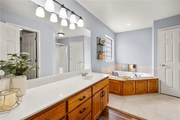 $313,900 | 1803 Villa Drive, Warrensburg, MO 64093