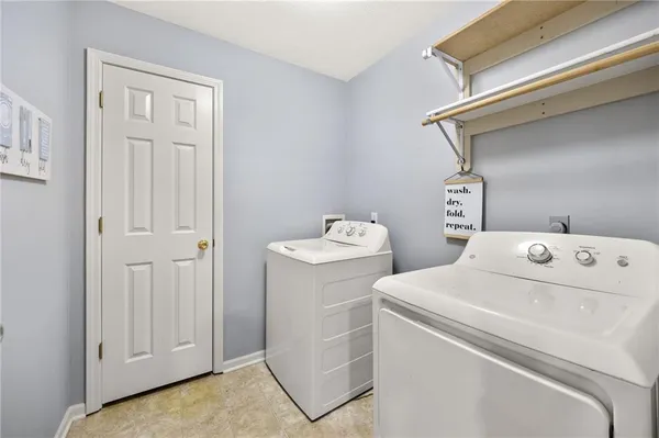 $313,900 | 1803 Villa Drive, Warrensburg, MO 64093