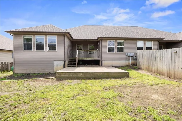 $313,900 | 1803 Villa Drive, Warrensburg, MO 64093