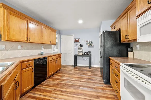 $313,900 | 1803 Villa Drive, Warrensburg, MO 64093