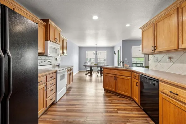 $313,900 | 1803 Villa Drive, Warrensburg, MO 64093