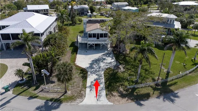 $725,000 | 405 Riverside Drive, Everglades City, FL 34139