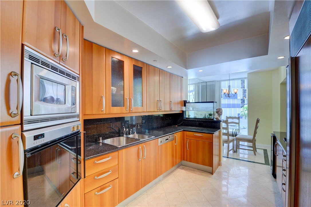 2877 Paradise Road, Unit 304 Las Vegas, NV 89109 - Photo 12 of 43
